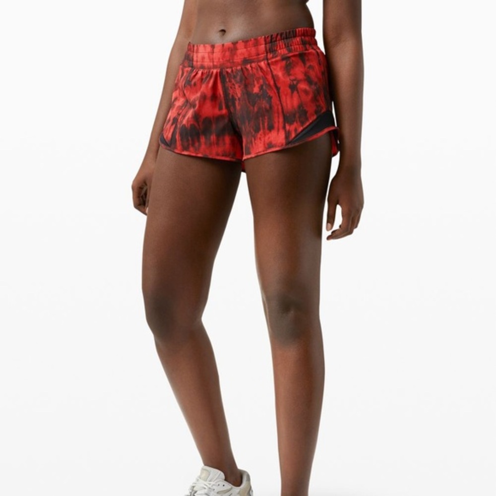 Lululemon Hotty Hot II 2.5" Game Day Red Black Multi Size 8